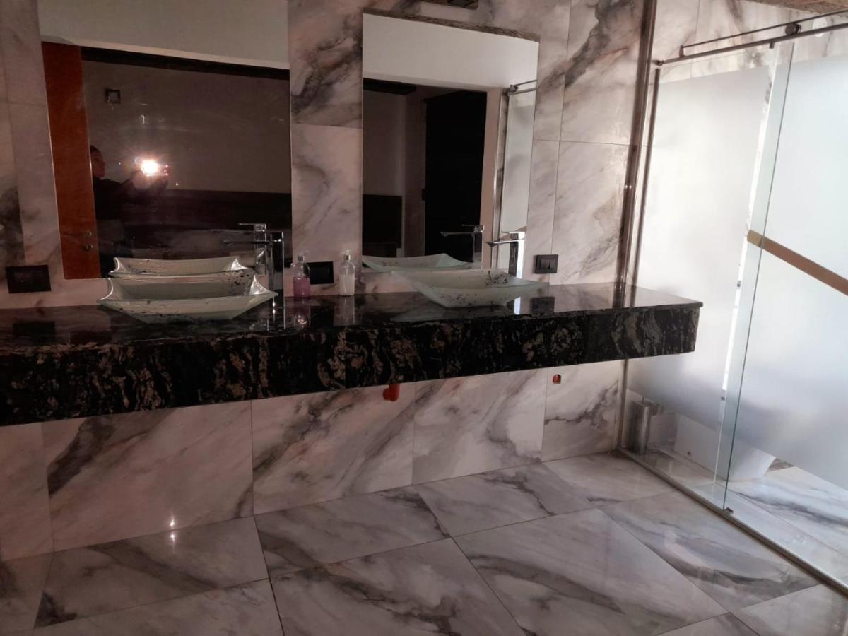M65 Luxury Apartments Кордова Екстер'єр фото