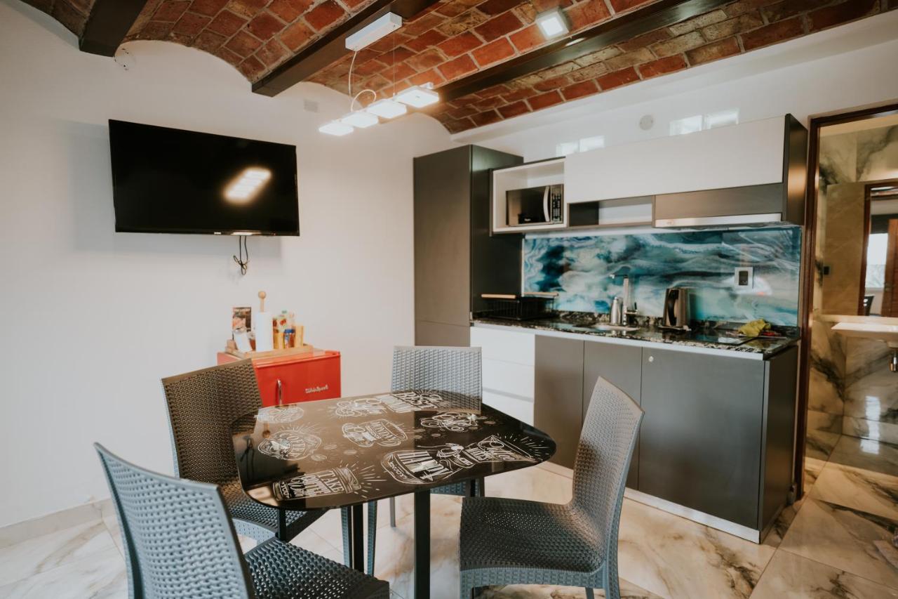 M65 Luxury Apartments Кордова Екстер'єр фото