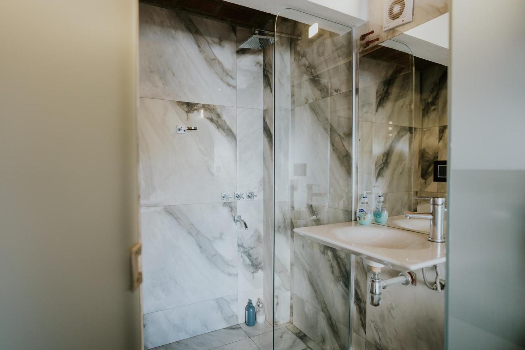 M65 Luxury Apartments Кордова Екстер'єр фото